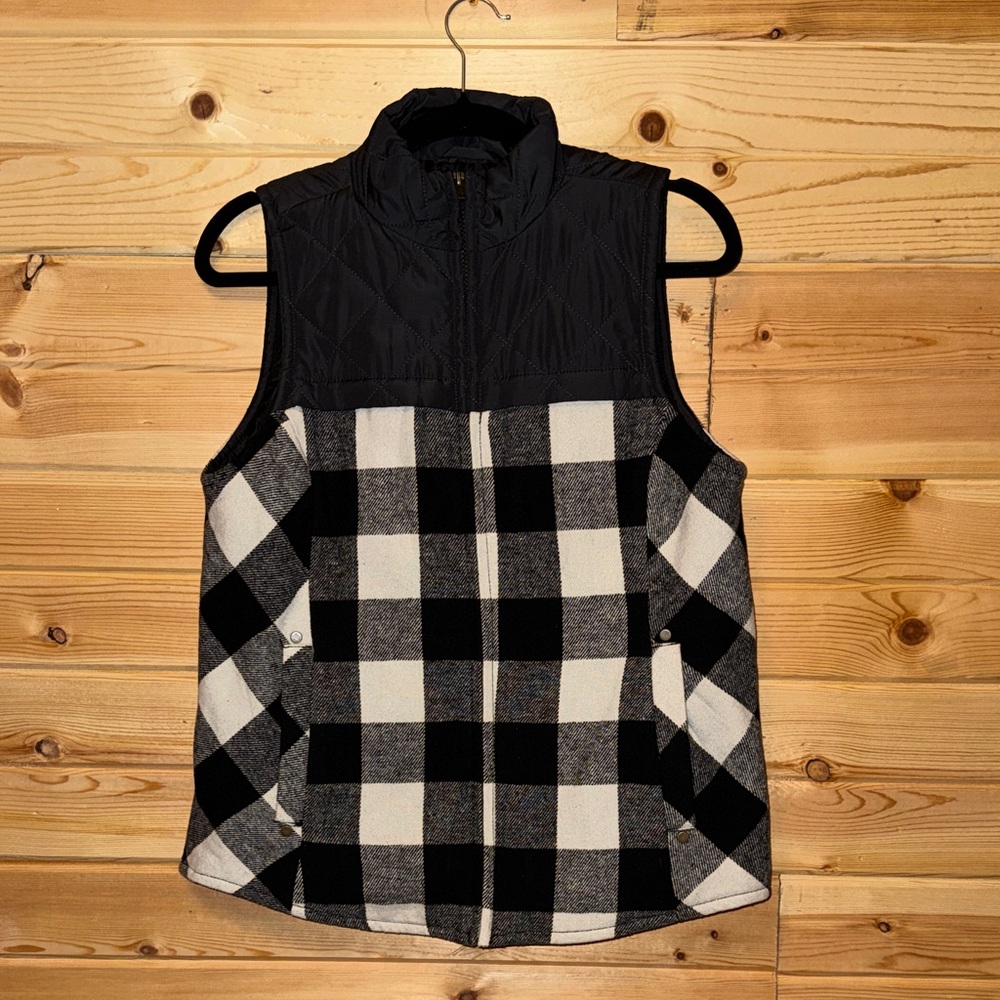 Black and White Checkered Women's Zip Up Vest With Pockets